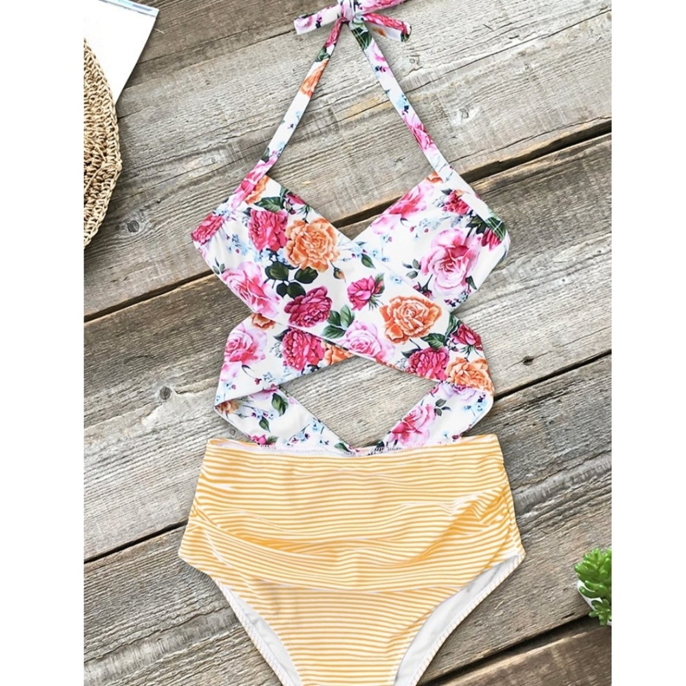 Cupshe MAGENTA FLORAL AND STRIPED WRAP ONE-PIECE S